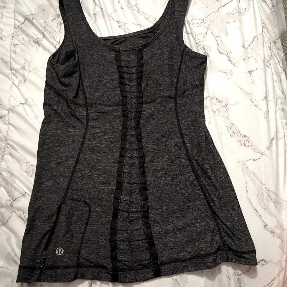 Lululemon grey tank top size 6